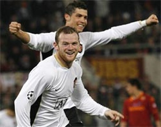 Rooney spuwt fotograaf in het gezicht