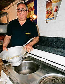 Eddy volgt zijn collectie en gaat lesgeven in het Brugse museum. Koen Merens