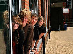 Leerlingen van 6 Humane Wetenschappen ontdekten de mechanismen van de macht. Mine Dalemans<br>