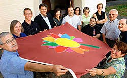 Tegelijk met de oprichting van de adviesraad voor gehandicapten werd in de Abdij Maagdendale ook het logo voorgesteld. David Stockman