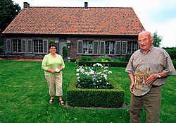 De tuin van Herman en Juliette Vandevelde is onderdeel van de Sentse fiets- en bloemenroute. Michel Moens<br>