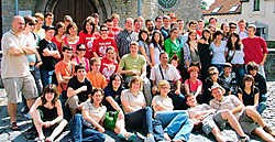 ZEMST Jeugd International Zemst, kortweg JIZ, haalde een zestigtal jongeren uit verschillende landen naar hier. Spanjaarden, Polen, Slovenen, Nederlanders, Italianen, Turken, Israëliërs, Roemenen en Belgen tussen 16 en 20 kunnen mekaar zo beter leren kenn