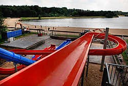 De splinternieuwe waterglijbaan wacht op bezoekers.Paul De Malsche