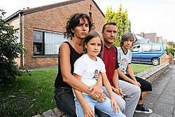 De door de brand getroffen familie Jan en Sarah Maus met hun kinderen. Michel Vanneuville<br>