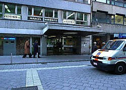 De plaats waar in 2003 de diamantroof plaatsvond. De Italiaan Notarbartolo (inzetfoto), één van de daders, zit intussen in de gevangenis van Hasselt, maar de buit van 100 miljoen is nog altijd spoorloos.Pol De Wilde<br>