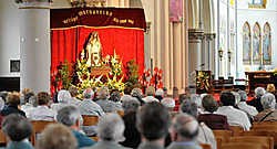 Juli is de maand van Sint-Margaretha in Lichtervelde. Het beeld van de heilige in de Sint-Jacobuskerk wordt versierd en vereerd. Frank Meurisse