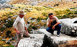 Jeroen Poblome (links) op de site in Sagalassos.rr<br>