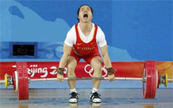 OS Gewichtheffen: Chen Yanqing verlengt olympische titel