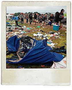 De weide loopt leeg. Een slagveld blijft achter. Gert Devocht<br>