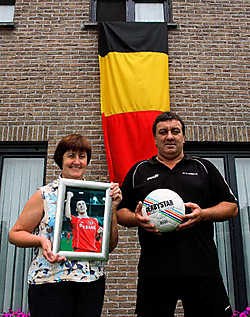 De fiere ouders van Maarten duimen voor hun zoon bij zijn olympische voetbalwedstrijden. Michel Moens<br>