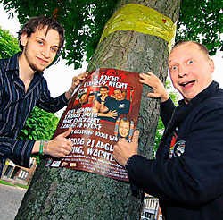 'Kwaliteit blijft de grootste filter', klinkt het bij Xander De Rijcke en Joost Van Hyfte. Nonkel Duvel en Nonkel Palm die vijf pinten nodig hebben om naar een publiek te durven kijken, zijn niet welkom op het podium. Michel Moens