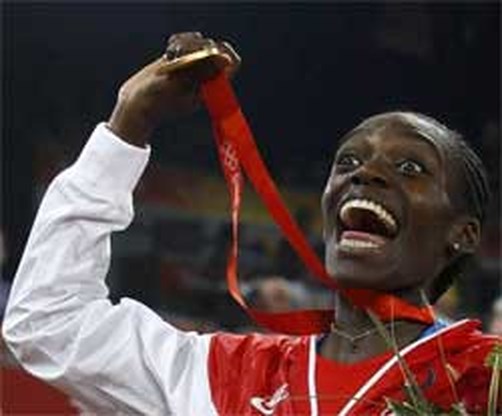 OS Atletiek: Verrassend goud voor Dawn Harper op 100 m horden