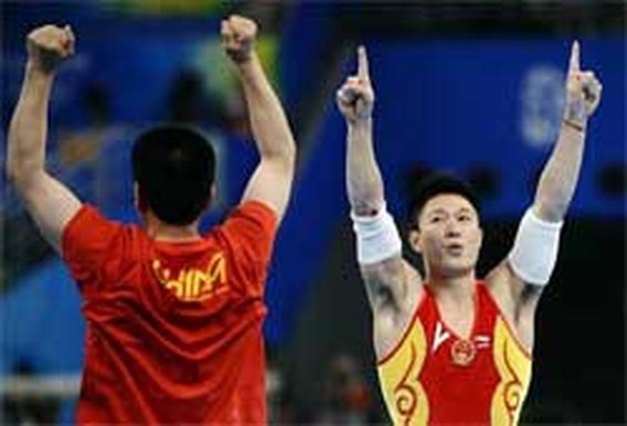 OS Gymnastiek: Chinees Li Xiaopeng pakt goud op de brug