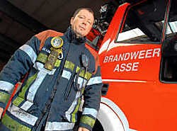 Luc Delombaerde: 'Brandweer is avontuur: je weet nooit wat je te wachten staat.' Yvan De Saedeleer