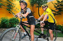 Catharina Segers tijdens een vorige marathontocht met Ivo Dillen. Frederiek Vande Velde