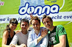 De nieuwe Donnaploeg heeft het tij niet kunnen keren. Van links naar rechts: Evi Gruyaert, Dave Peeters, Ben Roelants en David Van Ooteghem. vrt<br>