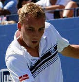 Steve Darcis.blg<br>