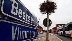 De provincie<br> wil de Vlimmersebaan in het centrum van Wechelderzande overdragen aan de gemeente. Lily Leys