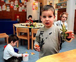 Dankzij de nieuwe crèche De Bijendans wordt het opvangtekort in Sint-Amandsberg gedeeltelijk opgelost. Gianni Barbieux<br>