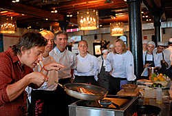 Jamie Oliver aan het werk: iets van een goeroe.Ronald Bakker<br>
