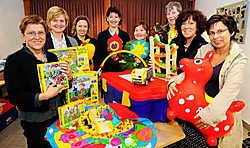 De gemeente en het Lokaal Overleg Kinderopvang verzorgen een uitleendienst met drie koffers vol speelgoed.Frank Meurisse<br>