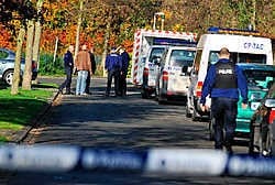 Een indrukwekkende politiemacht ontplooide zich omdat men vermoedde dat de daders nog in de buurt waren. Patrick Holderbeke<br>