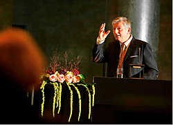 Rode draad door Stevaerts rede was de creatieve groene gedachte. Yorick Jansens