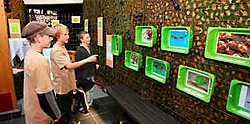 De tentoonstelling krijgt minder scholen over de vloer. Louis Verbraeken