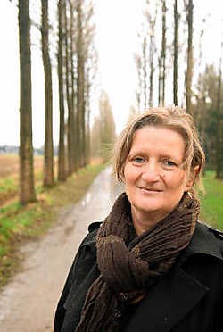 'Ik dacht dat ik hees was door overbelasting van mijn stem en verkeerd stemgebruik. Dan had ik gewoon logopedie nodig', zegt Marleen Temmerman over haar gezondheidsproblemen. Pol De Wilde