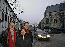 SP.A-leden Julien Mertens, Anoesjka De Bock en Leo Trienpont verwijten de coalitie onder meer dat de vrijgekomen site van het vroegere rusthuis Altena niet benut wordt.Paul De Malsche