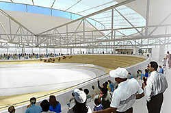 Simulatie van de nieuwe, kortere en overdekte piste die naast de legendarische betonnen piste zal worden gebouwd.Architectenbureau Van Acker & Partners