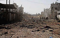 Het vluchtelingenkamp van Rafah in het zuiden van de Gazastrook, na een Israëlische luchtaanval. ap<br>