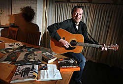 Schepen van Cultuur Ben Schuurmans uit Hamont-Achel is van kindsbeen af een enorme Bob Dylanfan. Yorick Jansens