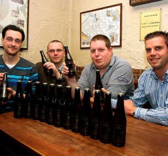 De bezielers van de hobbybrouwerij vzw Het Nest. Louis Verbraeken
