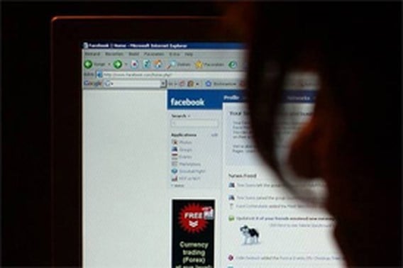 Facebook brengt nieuwe baas MI6 in problemen