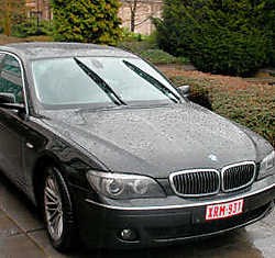 De dienstwagen van Berx is een BMW730 diesel van ruim vijf meter lang. if