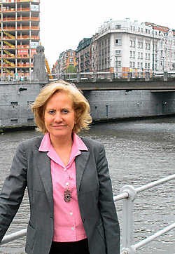 'De studies zijn klaar, de nieuwe regering kan zo beginnen aan de sloop en de heropbouw van de vijf bruggen', zegt staatssecretaris Brigitte Grouwels. Paul Demeyer