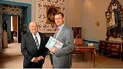 Havenvoorzitter Joacim Coens en algemeen directeur Donald Duthieuw in Huize De Caese: 'Er is beterschap in zicht voor de haven.' <br>Michel Vanneuville