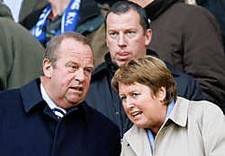 Michel D'Hooghe en zijn vrouw Anne Marie Van Acker in betere tijden op de tribune van het Clubstadion. PN