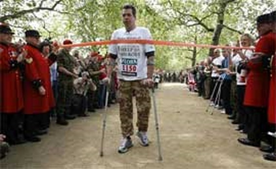 Gewonde soldaat loopt marathon van Londen