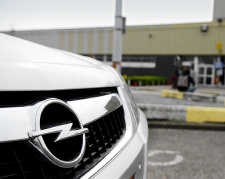 Niemand garandeert wat voor Opel Antwerpen. blg