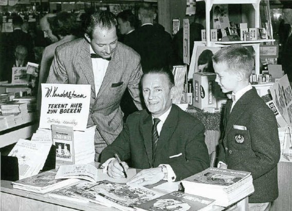 De expo in het stadhuis toont archiefbeelden en werk voor het weekblad Tintin/Kuifje. ro scan