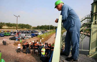 Ruim 100 arbeiders en bedienden voerden gisteren actie bij Nyrstar.lvh
