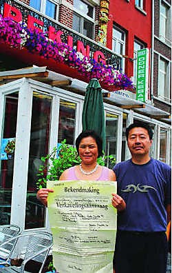 De uitbaters van het Chinees restaurant Peking: 'We weten niet waarom wij nu geviseerd worden, we dienden vier maanden geleden al een aanvraag in om te verbouwen.'Egide Lismond