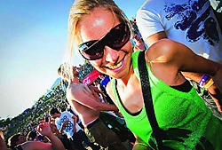 Veel sfeer en lachende gezichten op Tomorrowland. Nergens wordt zoveel gedanst als hier. Stijn Hermans