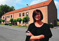 'De gigantische site van de militaire kazerne wordt in verschillende fasen omgebouwd tot een opleidingscentrum', zegt Hella Van de Ven. Michel Vanneuville