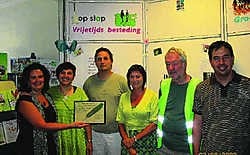 Groen!-Limburgs schonk vzw Horizont een Groene Pluim. 'Ze krijgen die voor hun onafhoudende strijd tegen sociale uitsluiting', zegt voorzitter Groen!-voorzitter Johan Danen. Peter Dupont