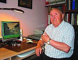 Frans Holemans (87) wist als wandelende encyclopedie bij elke foto een verhaal te vertellen over Zoerle.mph