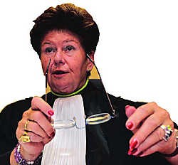 Rechter Francine De Tandt zou 500.000 euro geleend hebben voor een investering in een mijnproject, dat oplichterij bleek. belga