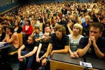Steeds meer leerlingen uit het technisch secundair onderwijs wagen hun kans aan de universiteit. De academische wereld is daar niet onverdeeld gelukkig mee.